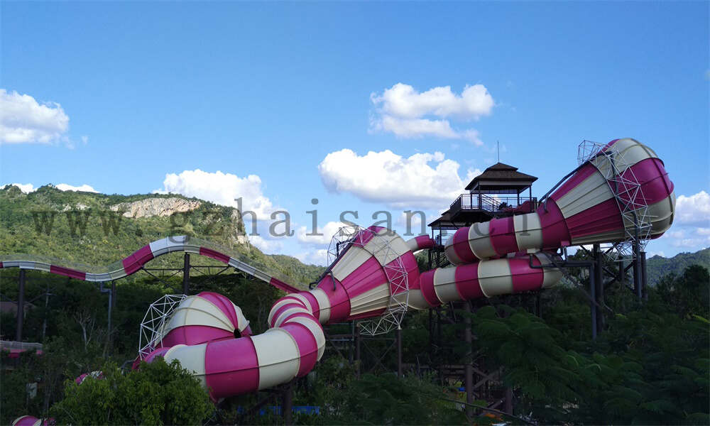 水上滑梯厂创新引领者：刺激与安全的完美结合